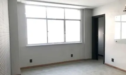 ALUGO SALA Excelente Estado ! AV. ERASMO BRAGA 277 ( Próximo ao Menezes Côrtes ).