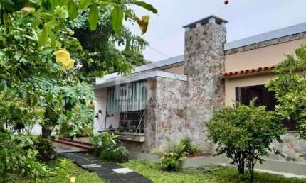 VENDO: EXCELENTE CASA LINEAR em Paquetá com 185m2 de área Construída em 933m2 de Terreno.