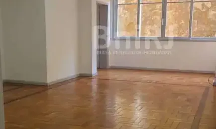 APARTAMENTO NO CENTRO HISTÓRICO DE PETRÓPOLIS - COM 03 QUARTOS , SENDO 01 SUÍTE - SEM VAGA.