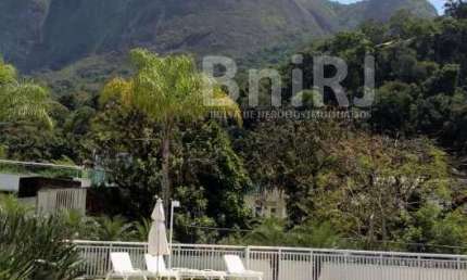 MORAR BEM É SE DAR O CONFORTO PROPORCIONADO PELO GOLF VILLAGE