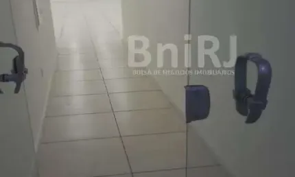 AMPLO SALAO EM SOBRELOJA NO CENTRO HISTORICO - PETROPOLIS - RJ.
