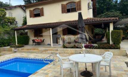 PECHINCHA - Excelente casa de 271 m², em terreno de 660 m²