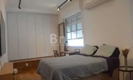 Apartamento aconchegante de quarto e sala integrados no coração do Leblon!
