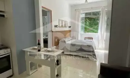 CATETE - Lindo studio reformado, mobiliado / equipado, com 24 m²