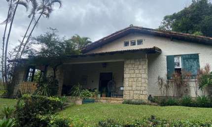 Corrêas - 2.000m² de terreno; 150m² área construída