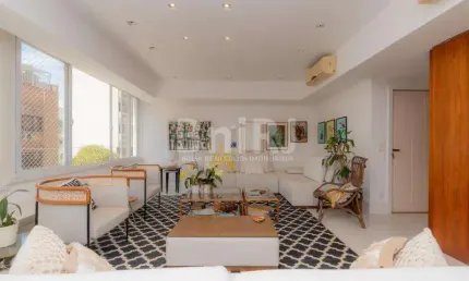 BANDEIRA DE MELLO VENDE NO LEBLON. APARTAMENTO GARDEN TIPO CASA COM 05 QUARTOS. REFORMADÍSSIMO. VENHA CONHECER.