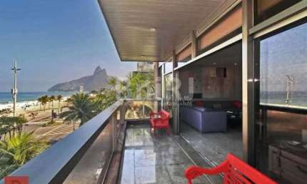 Apartamento todo reformado por arquiteto em Ipanema
