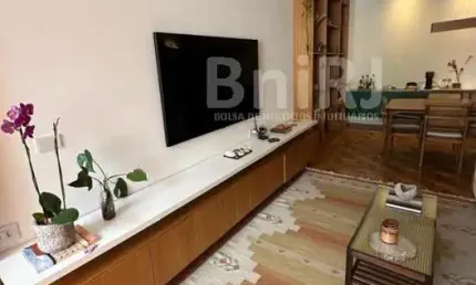 Oportunidade! Apartamento à venda de 126m2 sendo 3 quartos com 1 vaga de garagem