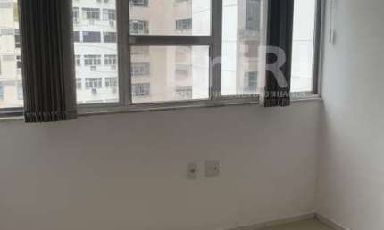BANDEIRA DE MELLO VENDE NO CENTRO DA CIDADE PERTO DO METRO, SALA E QUARTO REFORMADO. VENHA CONHECER