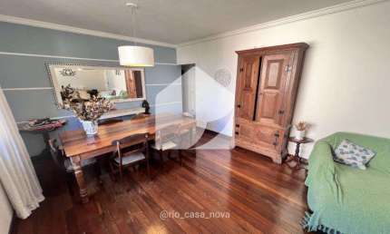 Laranjeiras: espaço, luz natural e excelente localização!