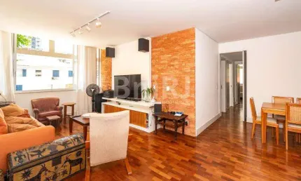 BANDEIRA DE MELLO VENDE COM EXCLUSIVIDADE NO LEBLON. APARTAMENTO COM SALA EM DOIS AMBIENTES 03 QUARTOS. VENHA CONHECER