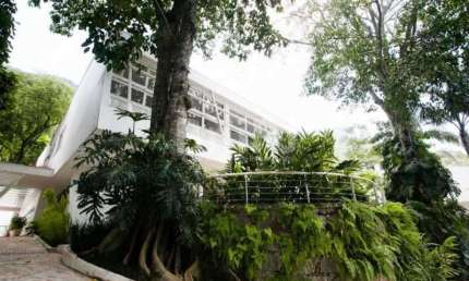Extraordinária Residência - Projeto Niemeyer - Segurança 24 horas