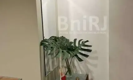 OPORTUNIDADE! VENDO EXCELENTE SALA COMERCIAL EM LOCALIZAÇÃO PRIVILEGIADA COM VAGA