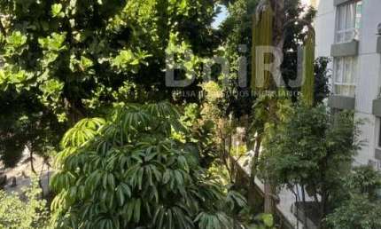 Oportunidade!! Excelente localização. Reformado. Vista copa das árvores.