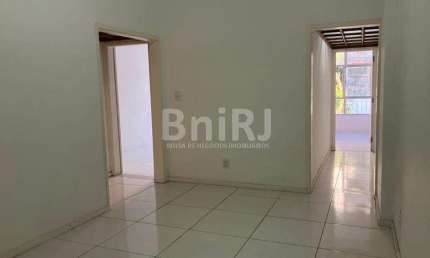 APARTAMENTO DOIS (2) QUARTOS, BOTAFOGO , SILENCIOSO , INDEVASSADO, LUZ SOLAR O DIA INTEIRO.