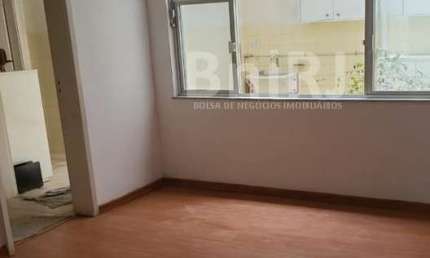 APARTAMENTO COM 02 QUARTOS  - COM 01 VAGA- RETIRO - PETROPOLIS - RJ.