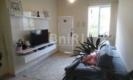 2  CASAS REFORMADAS, MODERNAS, RUA SEGURA, EXCELENTE LOCALIZAÇÃO