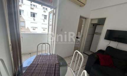 VENDO OU ALUGO  NO POSTO 5 COM VAGA,  VARANDINHA APARTAMENTO DE SALA E QUARTO, COPACABANA-RIO DE JANEIRO RJ