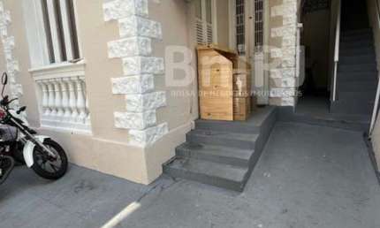 Casa com 2 quartos para alugar na Rua Pinheiro Guimarães, 92, Botafogo, Rio de Janeiro