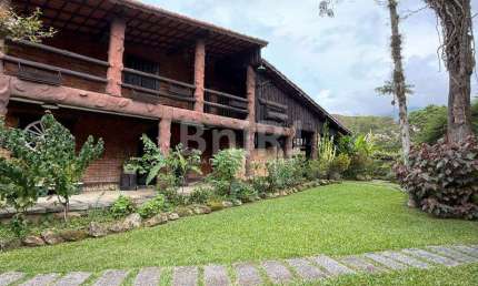 Casa à Venda no Cônego - Nova Friburgo/RJ  -  Terreno 100% Plano (1.280 m²)