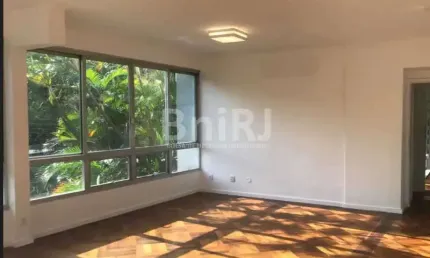 Visconde de Albuquerque, trecho nobre  Apartamento reformado,modernizado ,clean