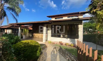 Casa em condomínio com 3 quartos e 207 m² à venda - Vale dos Pinheiros
