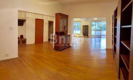 Av. Rui Barbosa: 286m², 3 quartos (2 suítes), jardim de inverno, vaga e vista para copa das árvores