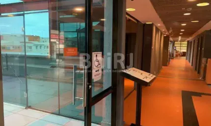 Av. das américas -citta américa- 1020m2 de área total, sendo 600m2 de área de carpete.