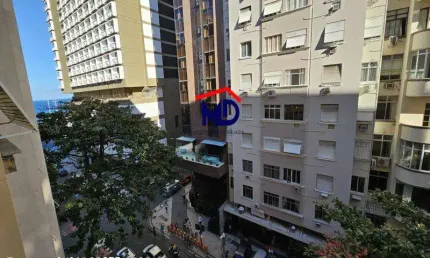 Copacabana, 3 quartos sendo 1 suite, sala ampla, segunda quadra da praia