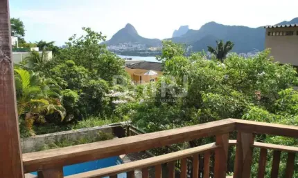 Casa com 2 quartos à venda na Rua Casuarina, Humaitá, Rio de Janeiro