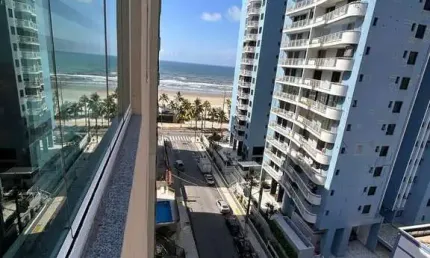 Apartamento com vista maravilhosa para o mar, a 30m da praia.