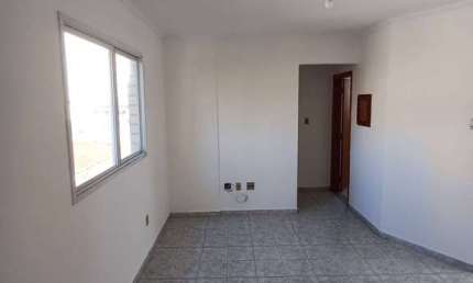Apartamento de 1 Dormitório no Primeiro Andar, com Vaga de Garagem locação.