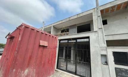 Sobrado do meio em construção no itacolomi em Baln Piçarras - SC