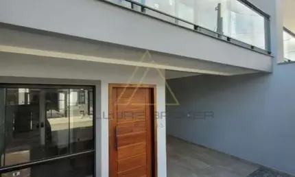 Sobrado do meio em construção no itacolomi em Baln Piçarras - SC