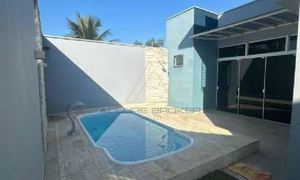 Imperdível casa à venda no Centro da cidade de com 3 quartos, 1 suíte, 1 sala, 1 vaga de garagem e 279,00 m² de área!