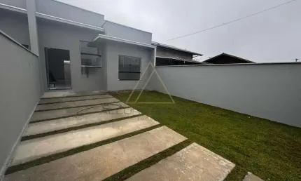 Casa com 2 quartos para alugar no Itacolomi, Balneário Piçarras  por R$ 2.650