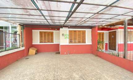 Casa à venda em Porto Alegre-RS, bairro Hípica! 2 quartos, 1 sala, 1 banheiro, 60m². Imperdível oportunidade!