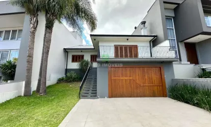 Casa de alto padrão em condomínio na Hípica, Porto Alegre-RS: 3 quartos, 1 suíte, 1 sala, 3 banheiros, 2 vagas, 188 m².