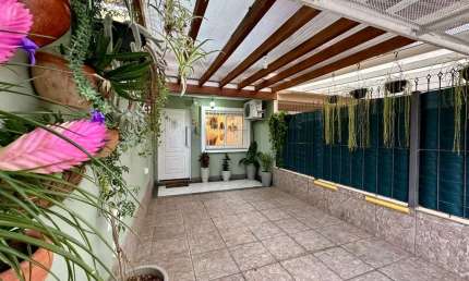 Imperdível! Casa à venda em Porto Alegre-RS, Bairro Hípica: 2 quartos, 1 suíte, 1 sala, 3 banheiros, 1 vaga de garagem, 160m².