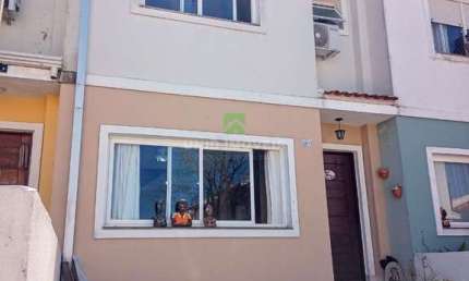 Casa de Condomínio 3 Dormitórios, 1 Suíte, 2 vagas, Pátio amplo