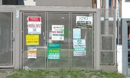Residência de alto padrão com 3 quartos e 1 suíte no bairro Espírito Santo em Porto Alegre-RS, 170,70m².