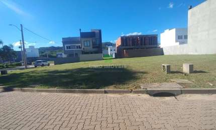 Terreno em Condomínio à Venda em Porto Alegre-RS - Bairro Campo Novo  135,00m² de Área