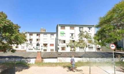 Apartamento à venda em Porto Alegre-RS, bairro Restinga: 2 quartos, 1 sala, 1 banheiro, 1 vaga de garagem, 55m² de área.