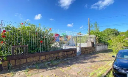 Casa Espaçosa à Venda em Porto Alegre-RS, Bairro Cascata: 3 Quartos, 2 Salas, 2 Banheiros, 160m² de Área!