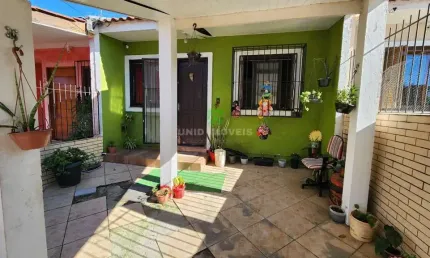 Imperdível oportunidade: Casa à venda na Hípica, Porto Alegre-RS! 2 quartos, 1 sala, 1 banheiro, 1 vaga de garagem, 55m². Confira!