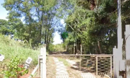 Oportunidade única: Sítio à venda em Porto Alegre-RS, bairro Hípica, com 2 quartos, 1 sala, 2 banheiros, 8 vagas de garagem e 1.000m² de área.