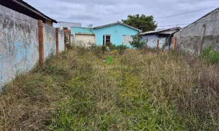 Imperdível oportunidade de adquirir casa com 2 quartos, 1 sala, 1 banheiro e 2 vagas de garagem em -rs!