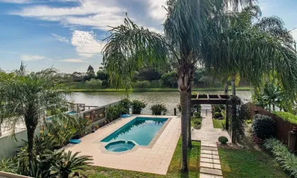 Casa em condomínio fechado com 4 quartos à venda na avenida juca batista, 9000, belém novo, porto alegre por r$ 2.487.500