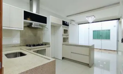 Casa com 3 quartos à venda na Rua Pioneiro José Garbieri, 62, Jardim Tóquio, Maringá