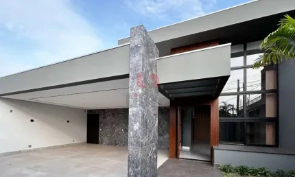 Casa de Alto Padrão a venda no bairro Jardim Cidade Monções.